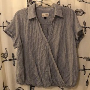 🌎 Universal Thread Wrap Front Short Sleeve Top 🌎